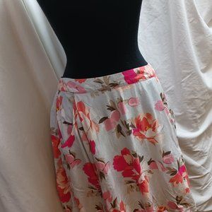 Old Navy  summer skirt with side pockets